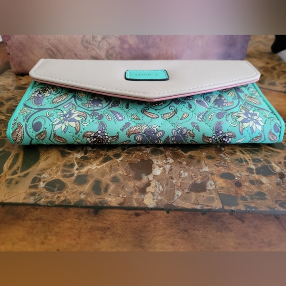 Love Cream and Green Women's Wallet - Picture 4 of 7